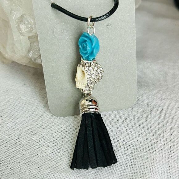 Rhinestone Scull Day Of the Dead Halloween Tassel Necklace - Picture 3 of 6